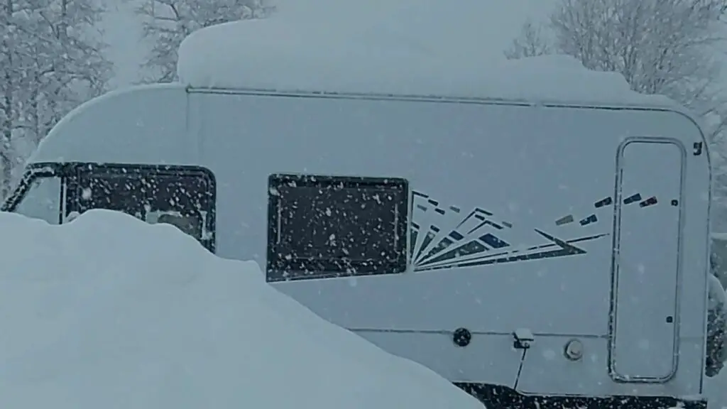 snow on travel trailer roof